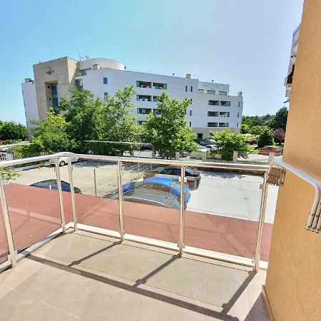 Апартаменты Cute Studio Neptun With Terrace Приморско
